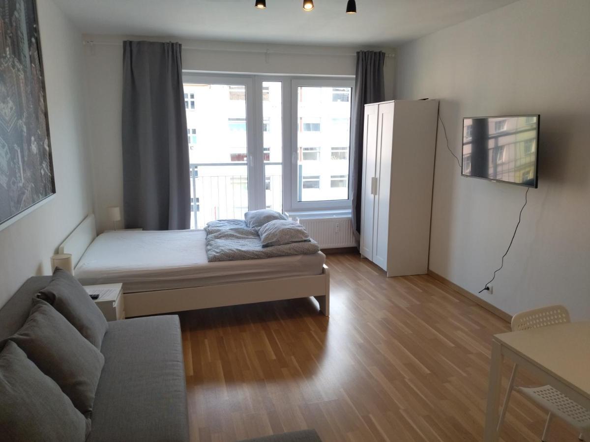 Brand New One Bedroom Apartment #54 In Brand New Building With Free Parking Praha Bagian luar foto