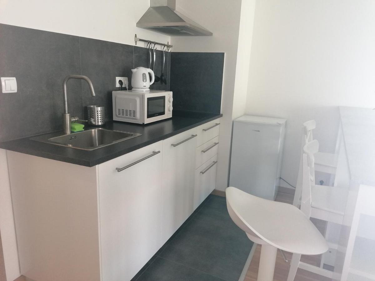 Brand New One Bedroom Apartment #54 In Brand New Building With Free Parking Praha Bagian luar foto
