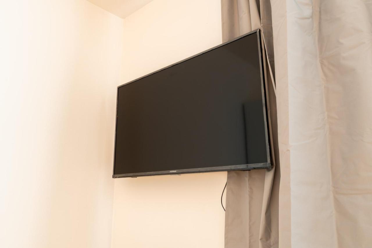 Brand New One Bedroom Apartment #54 In Brand New Building With Free Parking Praha Bagian luar foto